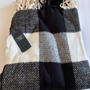 NWT Abercrombie & Fitch Black White Checkered Throw Checked Blanket Scarf